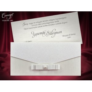 Invitatie nunta alb-sidefat accesorizata cu funda eleganta si perla
